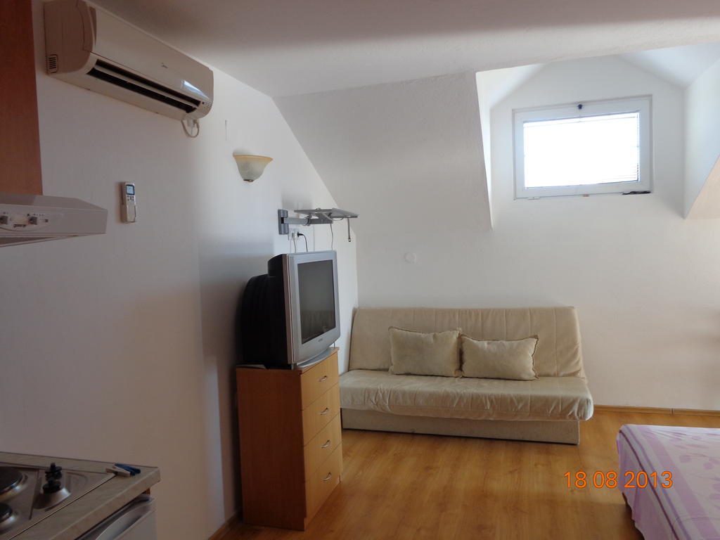 Guest House Ivana تيفات الغرفة الصورة