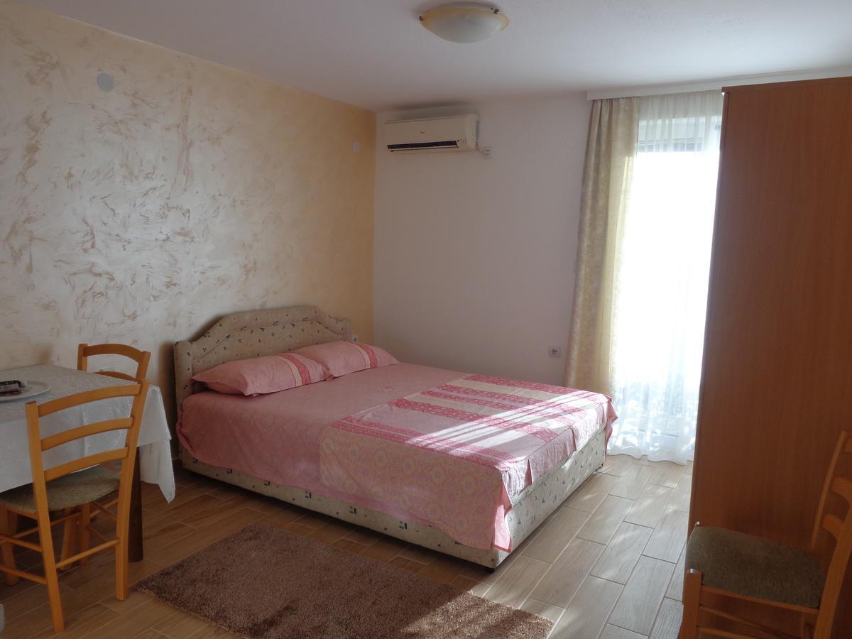 Guest House Ivana تيفات المظهر الخارجي الصورة